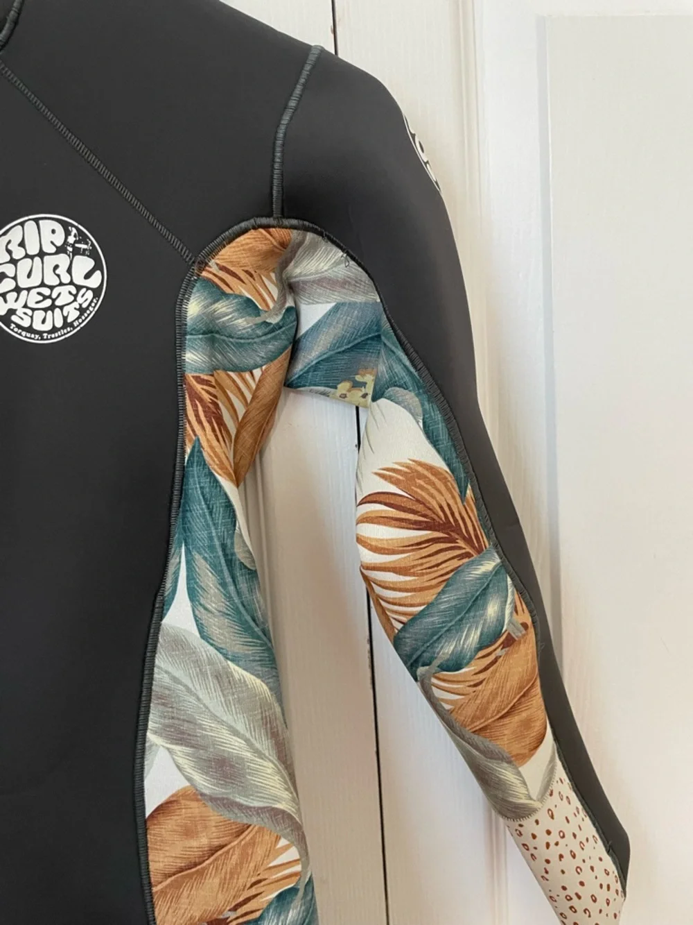 Rip Curl Black Shorty Wetsuit with Subtle Print Trim